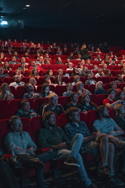 《星际穿越》电影海报 - 诺兰执导的经典科幻电影